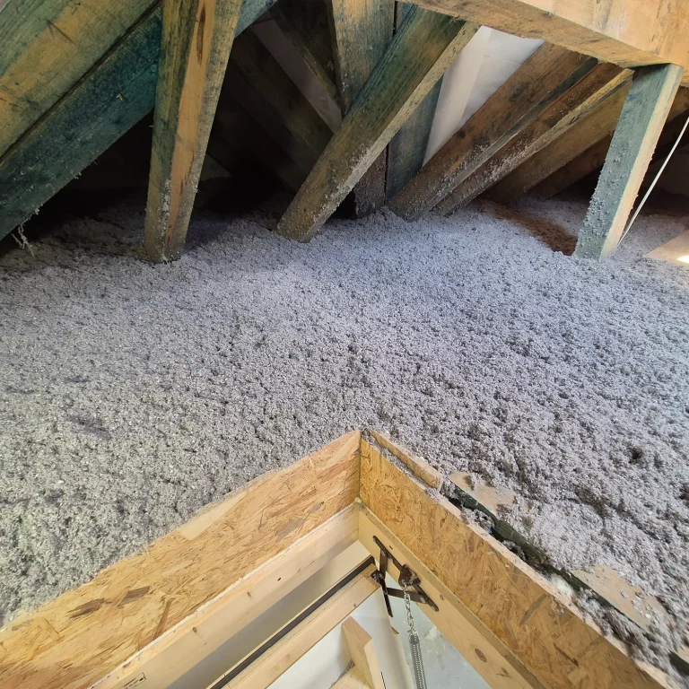 ocieplony-sufit-welna-celulozowa-1500x1500