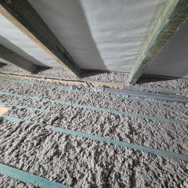 podloga-ocieplona-welna-celulozowa-1500x1500